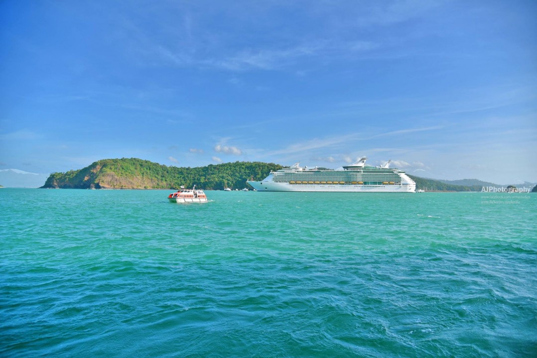 Princess Sapphire ship decking at Malaysia